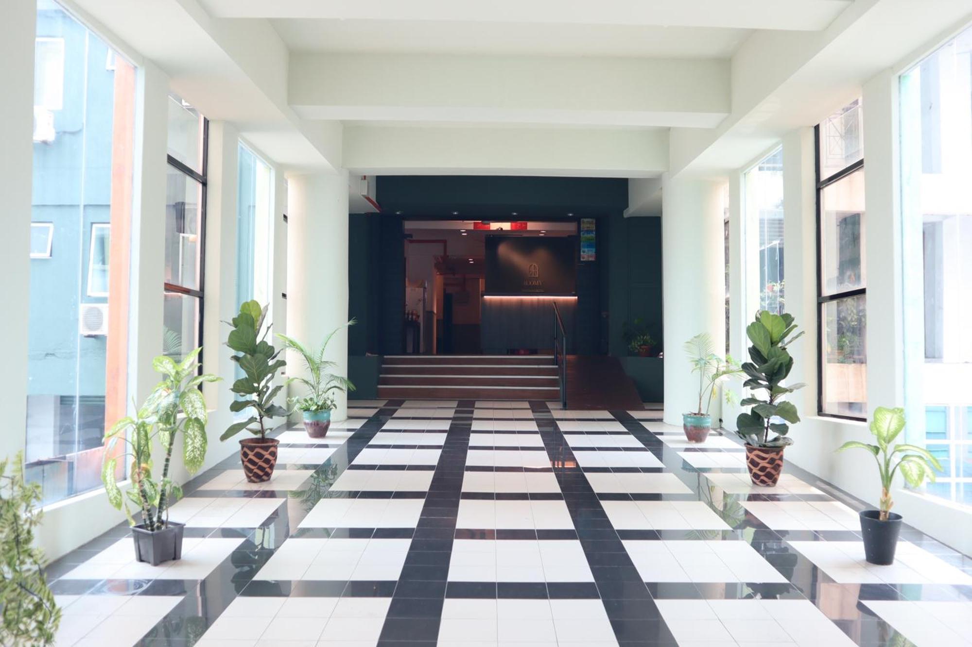 Room V At Kluang Parade Near Bus Stop Kluang Exterior photo