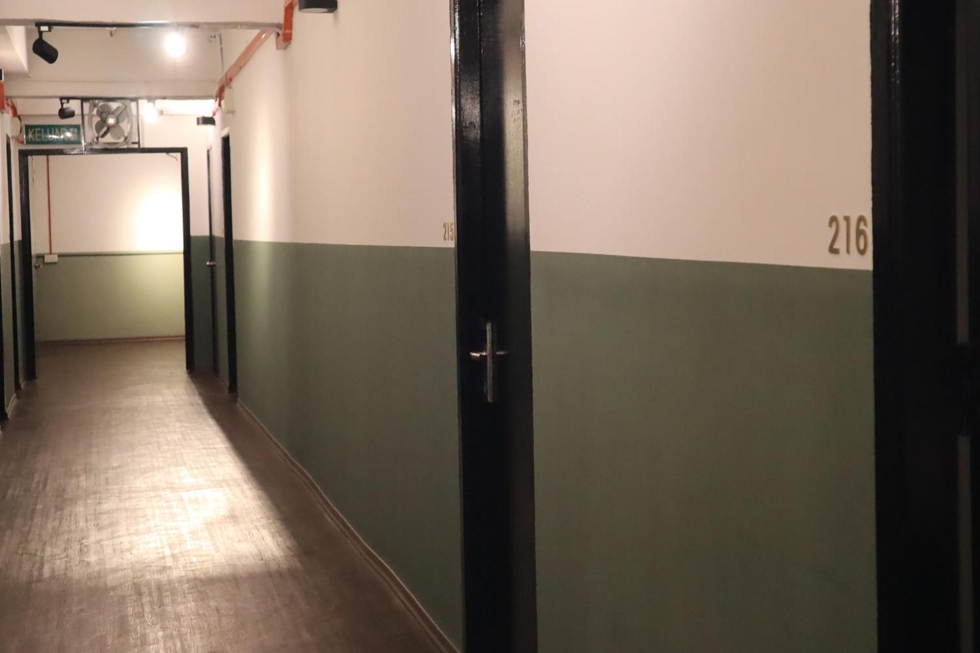 Room V At Kluang Parade Near Bus Stop Kluang Exterior photo